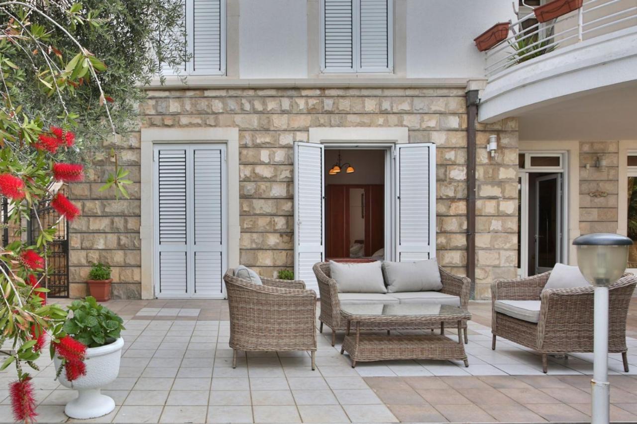Royal Holiday Apartments Sveti Stefan Exterior photo