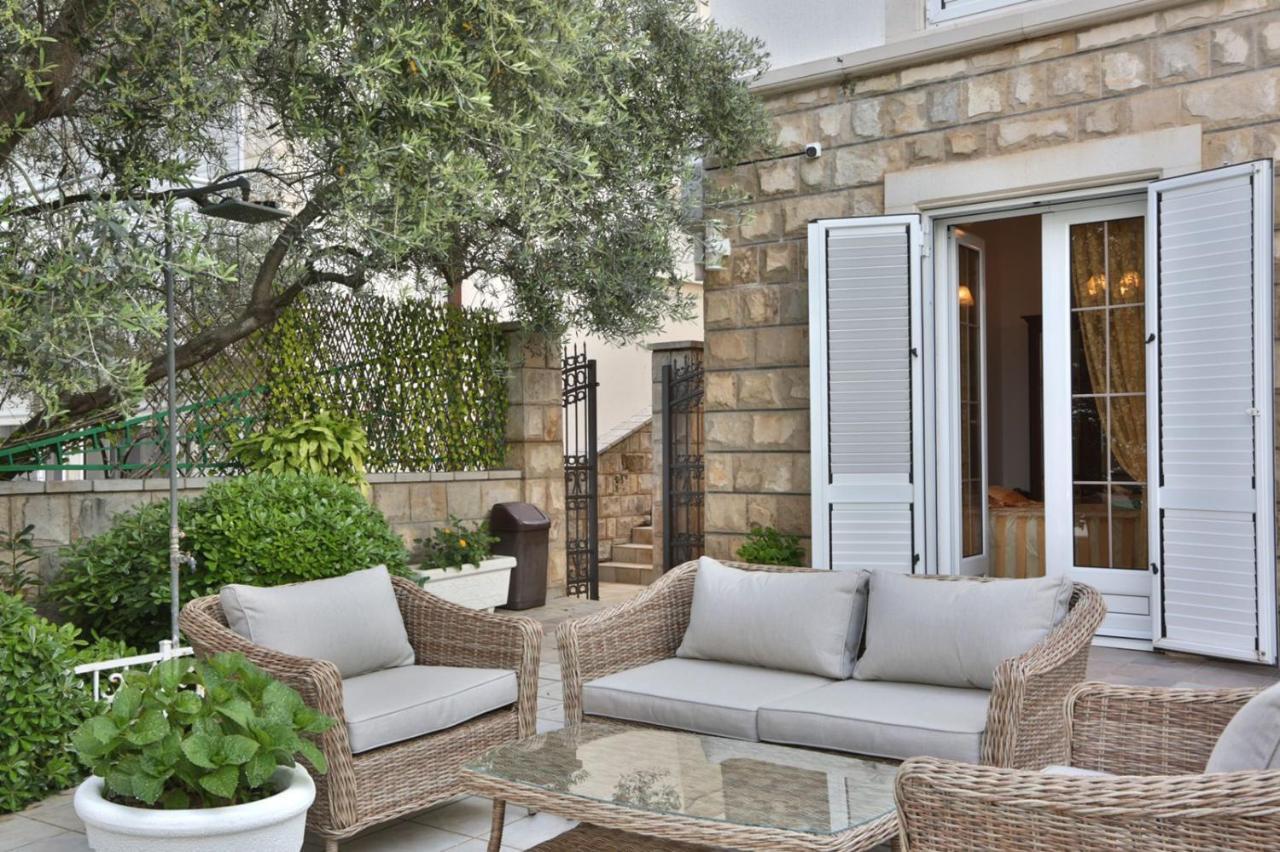 Royal Holiday Apartments Sveti Stefan Exterior photo