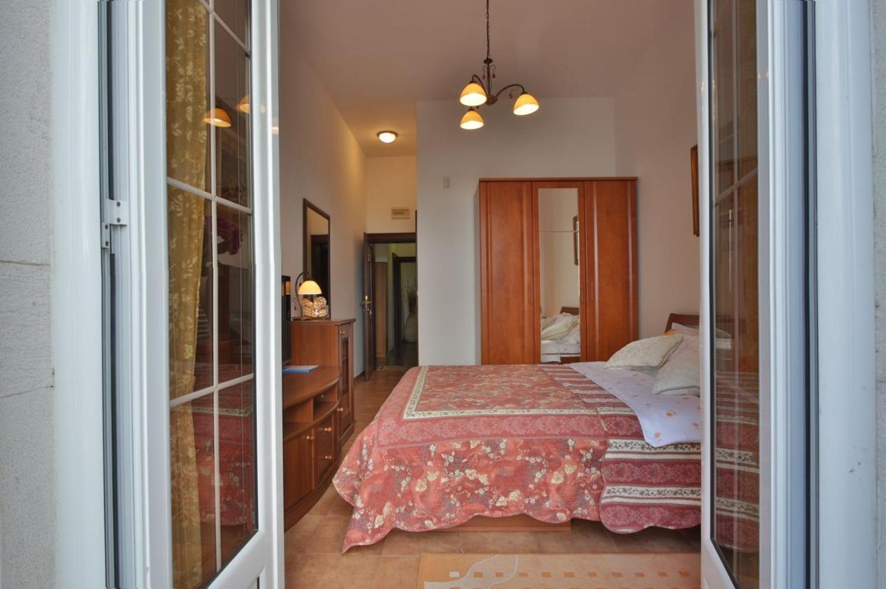 Royal Holiday Apartments Sveti Stefan Exterior photo