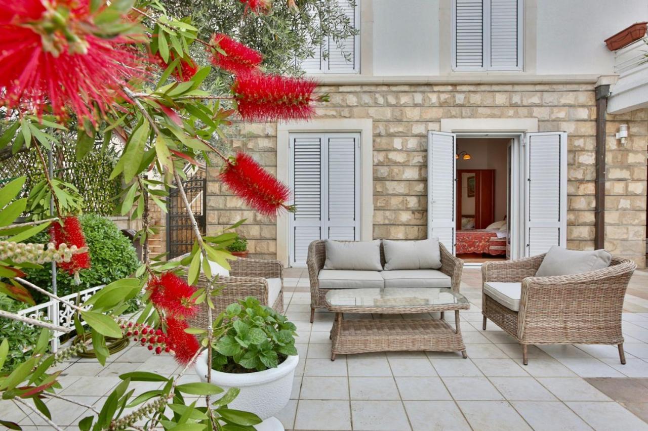 Royal Holiday Apartments Sveti Stefan Exterior photo