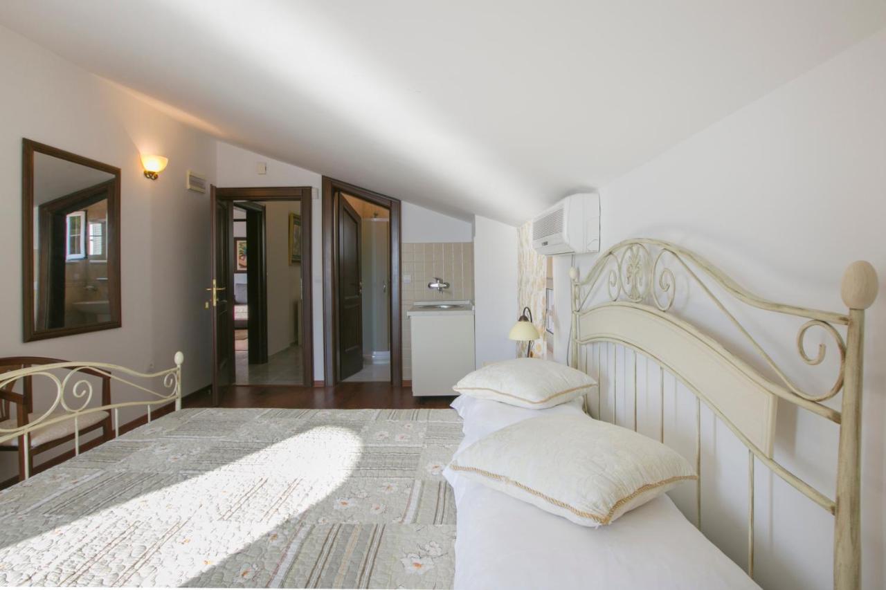 Royal Holiday Apartments Sveti Stefan Exterior photo