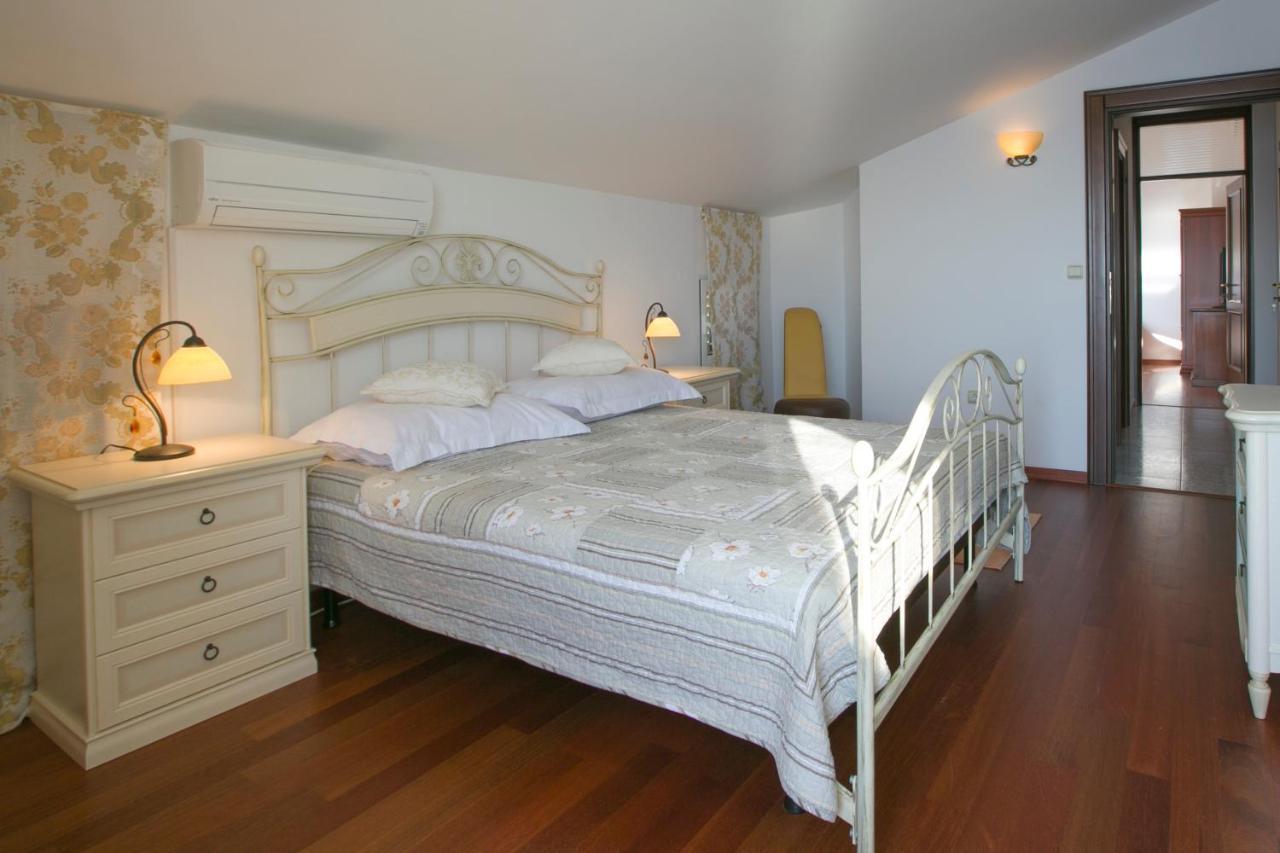 Royal Holiday Apartments Sveti Stefan Exterior photo