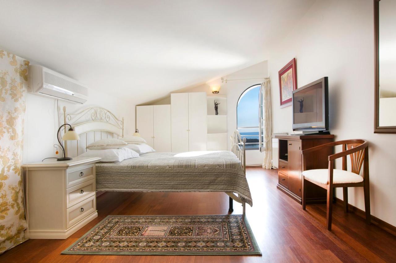 Royal Holiday Apartments Sveti Stefan Exterior photo