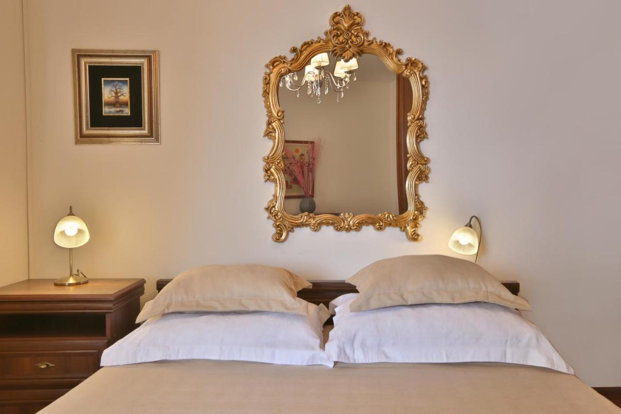 Royal Holiday Apartments Sveti Stefan Exterior photo