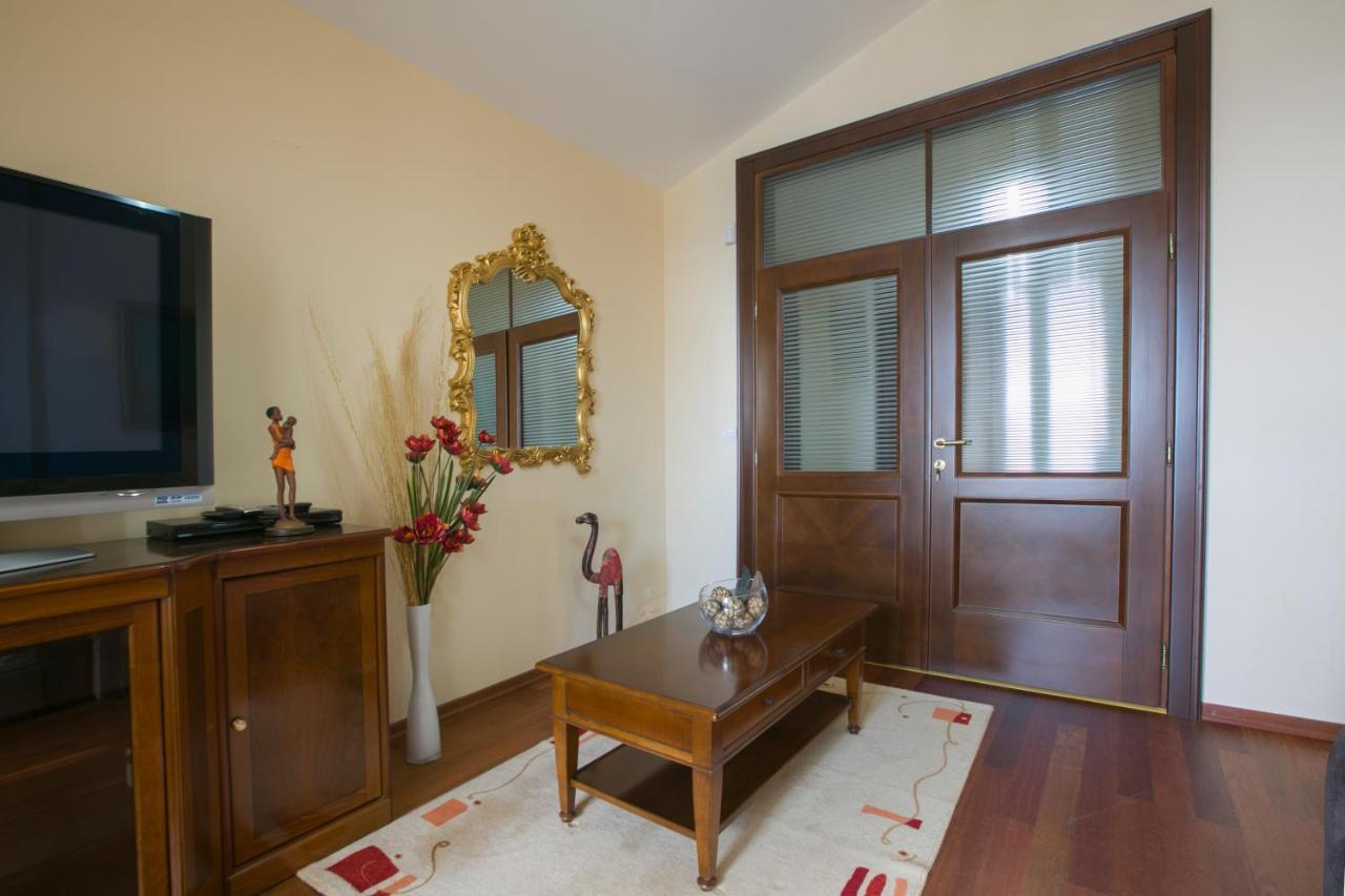 Royal Holiday Apartments Sveti Stefan Exterior photo