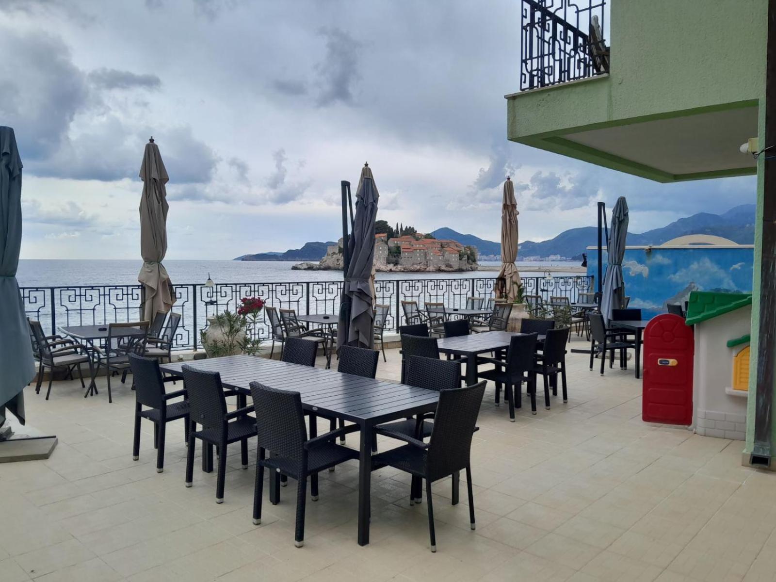 Royal Holiday Apartments Sveti Stefan Exterior photo
