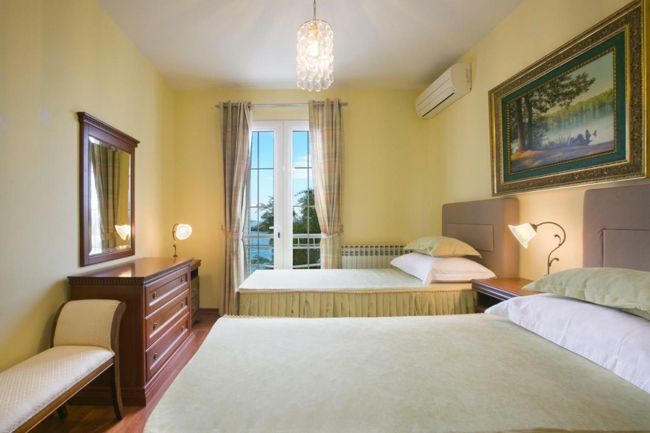 Royal Holiday Apartments Sveti Stefan Exterior photo