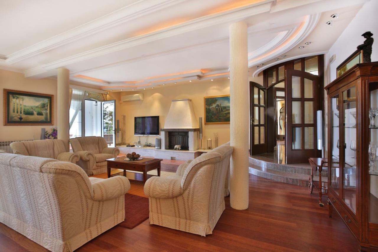 Royal Holiday Apartments Sveti Stefan Exterior photo